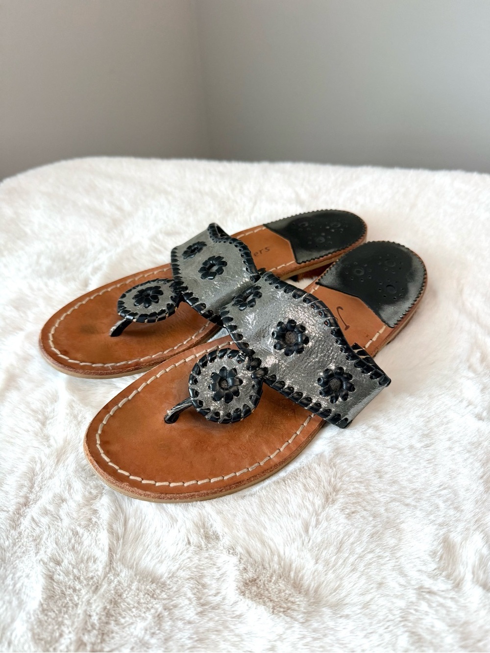 Jack Rogers Metallic Silver Black Stitched Leather Thong Preppy Sandals